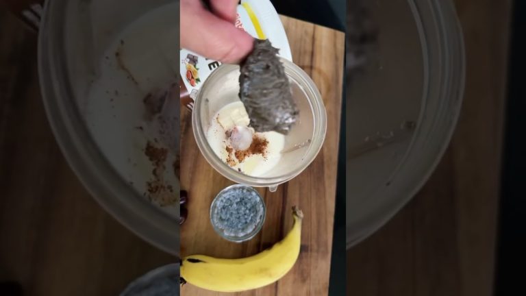 What’s your favourite smoothie recipe? I just found mine Healthy Peanut ButterShake 🍫🥤 #shorts