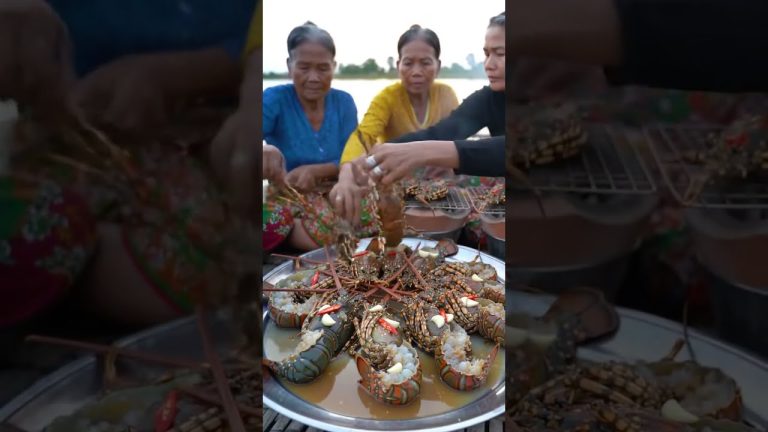WOW Lobster Grilling Ceremony at Sunset on Bamboo Raft #seafoodrecipes #thaifood