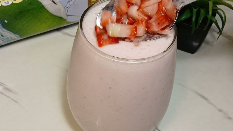 Strawberry, Almond Milk & Coconut Water Smoothie | Easy & Healthy Recipe | Coconut water Series #14