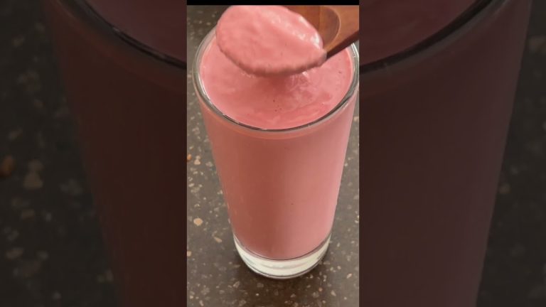 Strawberry-Walnut Smoothie