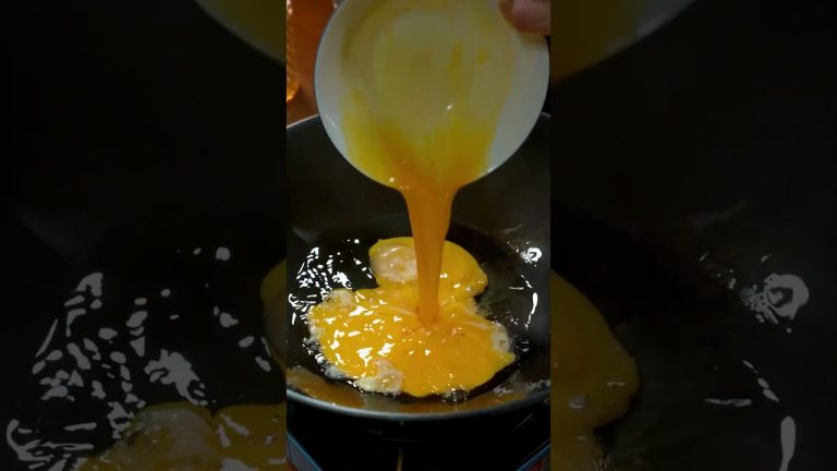 Stir-fried scrambled eggs with shredded carrots, a super simple home-cooked dish.  #recipe