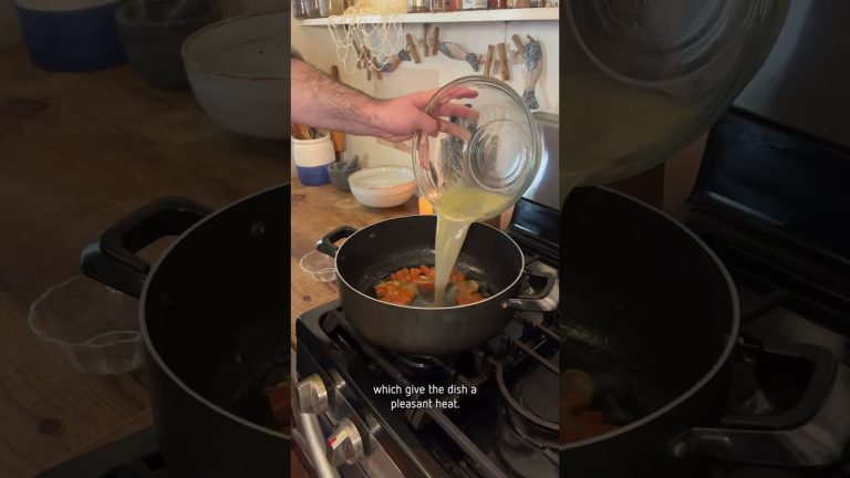 Spaghetti with Clams – But Make It Fancy with a White Wine Twist​