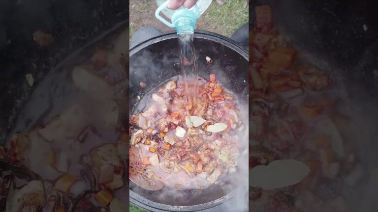 Гречка по-купечески в казане на костре. #казан #гречка #свинина #рецепт #еда #покупечески