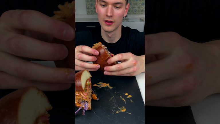 PULLED PORK BURGER #shorts