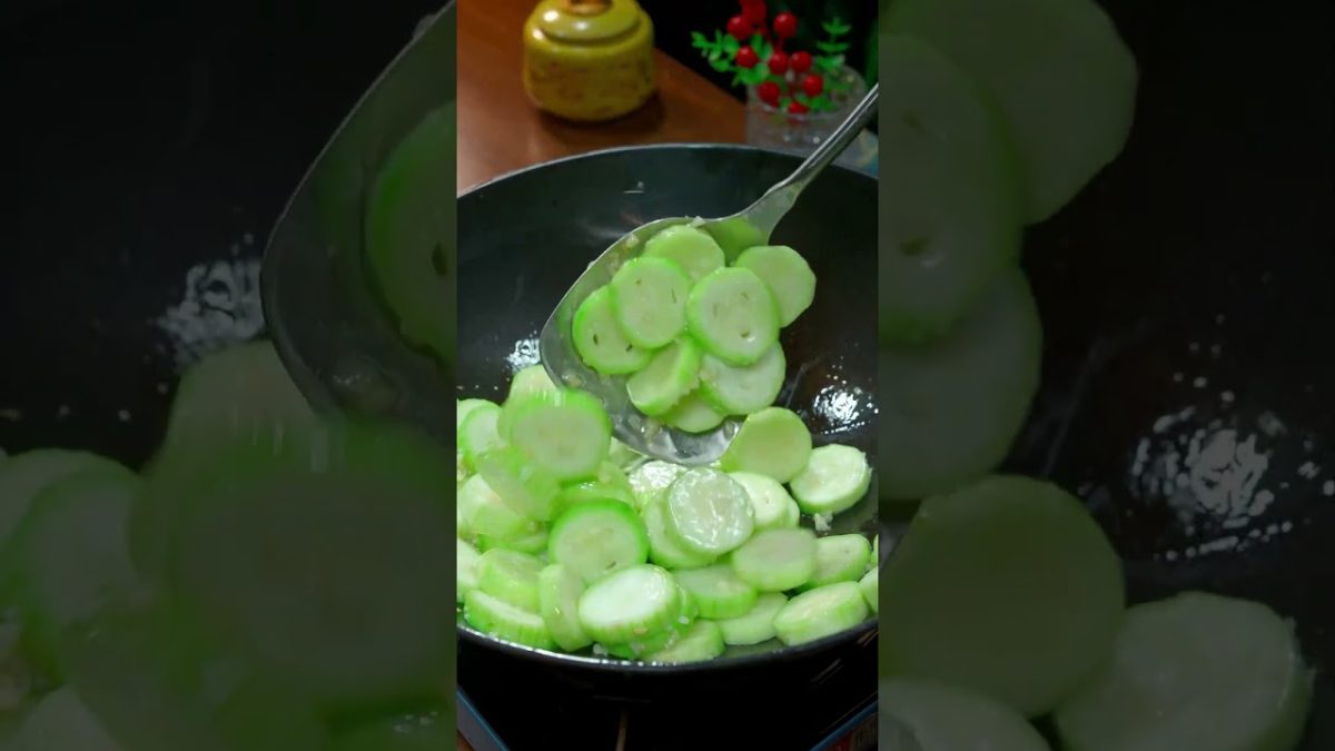 The simplest and most delicious way to cook loofah. #recipe #cooking #food