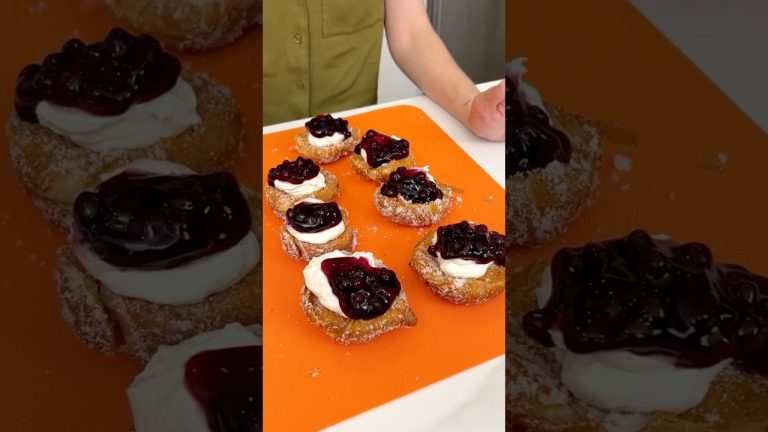 This is my new favorite dessert  #easyrecipe #recipe #dessert #blueberry #cheesecake