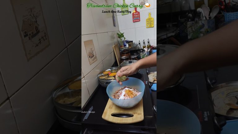 #minivlog 🍛 Lunch Time SPL Trivandrum Chicken Curry ✨ #shorts #short #cooking #chicken #shortsfeed
