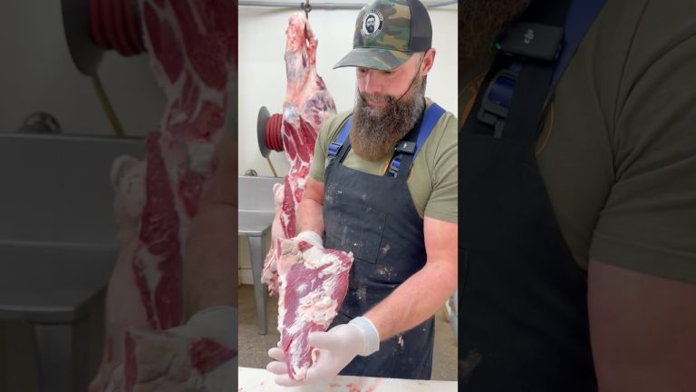 Trimming a Beef Tri-Tip  🔪 #shorts #beef #tritip #bbq