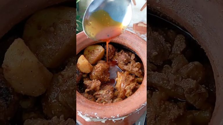 মাটির হাঁড়িতে গরুর মাংস রান্নার রেসিপি।Handi Beef Recipe|#shorts #youtubeshorts #recipe #cooking