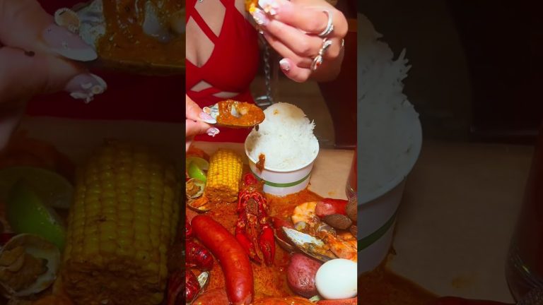 Seafood boil 🤤 #rainaiscrazy