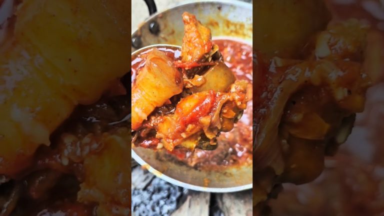 Delicious pork curry. Pig cooking and eating video. pork recipe village style #porkrecipes #pork.