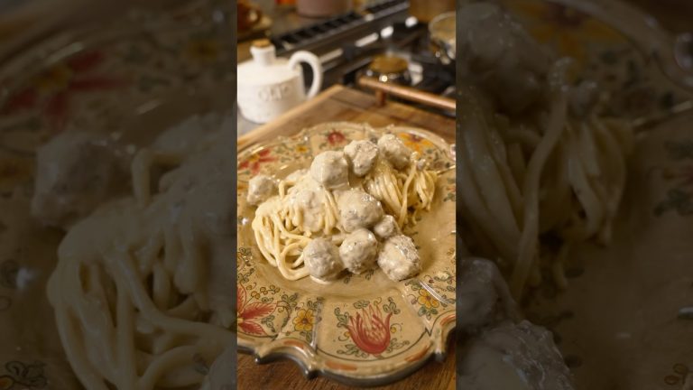 White Meatballs Spaghetti #pastatime #italianfood #italianrecipes #pasta #thepastaqueen