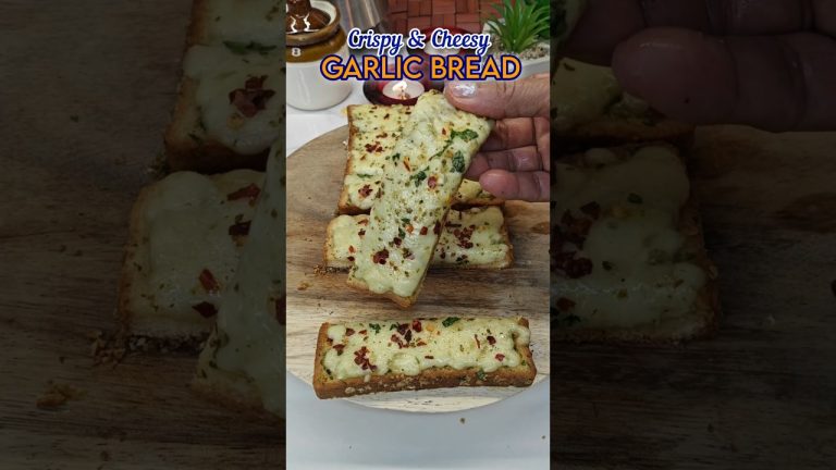 Crispy Cheesy Garlic Bread #garlicbread #garlicbutter #garlic #bread #breadpizza #pizza #cheesy