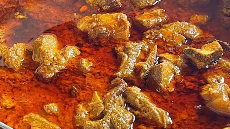 Easy Beef Curry Recipe | How To Make Beef Curry Recipe In Pressure Cooker | Beef Recipe