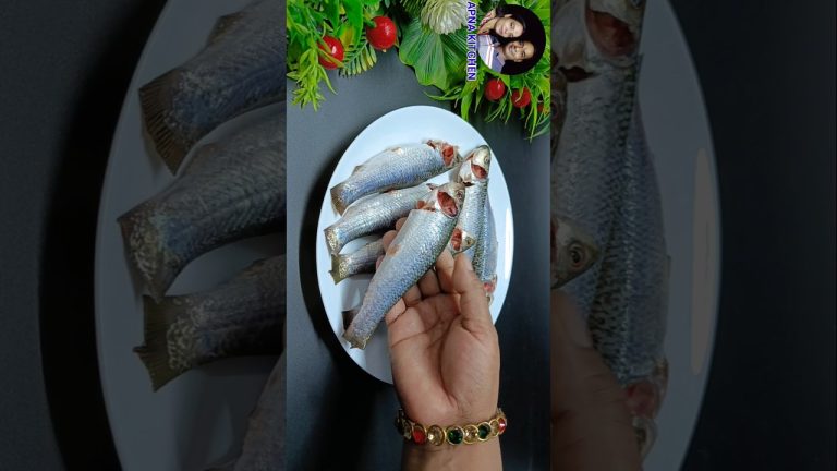 छोटी मछली ऐसे बनाएंगे तो मेहमान भी उंगलियाॅं चाटते रह जाएंगे | #shorts #fish #ytshorts #apnakitchen
