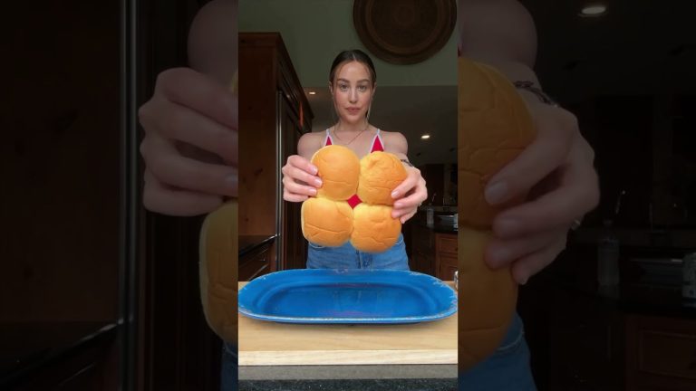 Smashed lobster rolls 🦞 recipe from my family’s lobster shack! Mayo / butter combo #chef #grilling