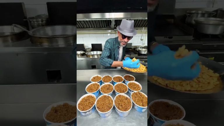 انت متعرفش ان بهيج 🔥 عملك رز بالجمبرى 55 جنيه وخلاص ❤️ #السعودية #اكسبلور #مصر #seafood #food #سمك