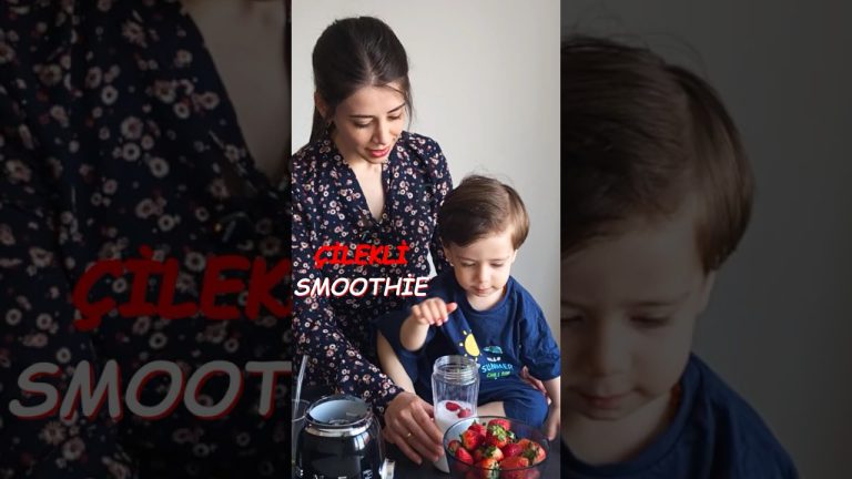 İçinizi Serinletecek Çilekli Smoothie 😍 #kaotikmutfak #smoothie #shortsvideo