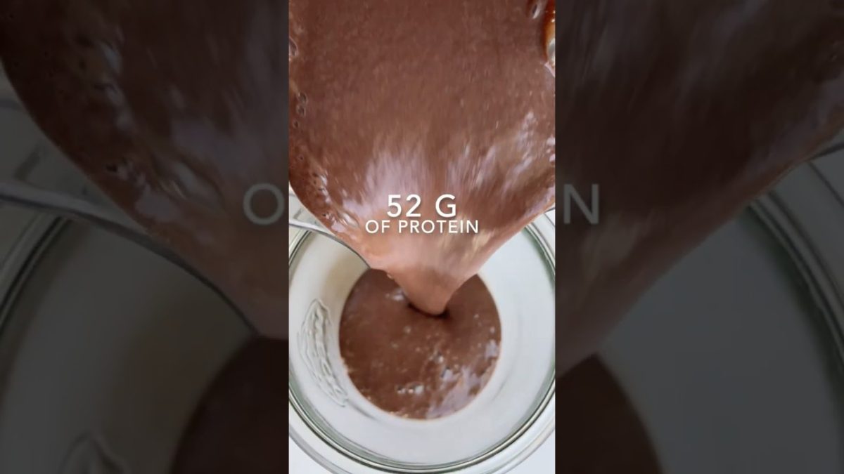 52 g Black Bean Chocolate Protein Power Smoothie 🤯 vegan recipes #plantbased #proteinsmoothie