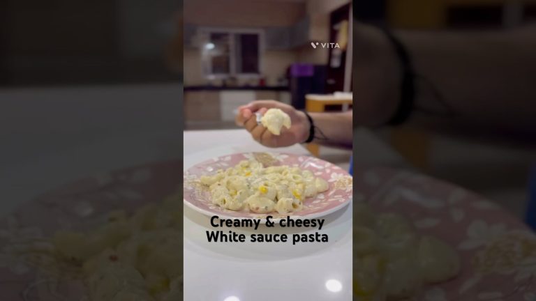 White sauce pasta recipe 🍝 cheesy & creamy #pasta #trending #viralvideo #ytshorts #youtubeshorts