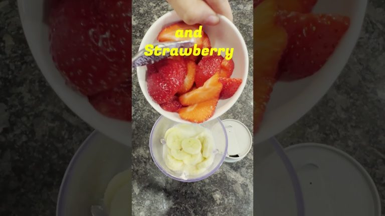 Strawberry Banana Smoothie #weightlossrecipe #shorts #smoothierecipes