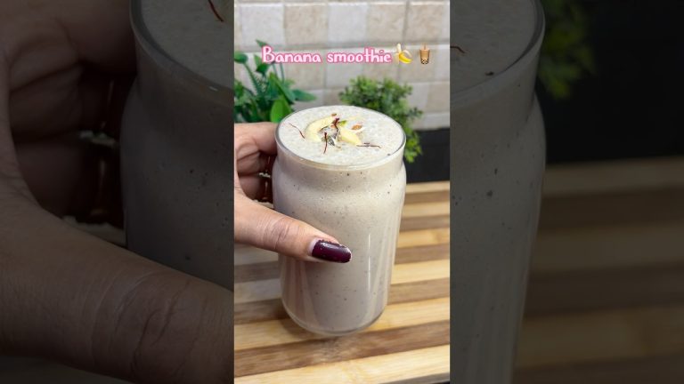 Banana Smoothie Recipe😋| Summer Special Banana Shake Recipe🧋#smoothie #shake #shorts #ytshorts