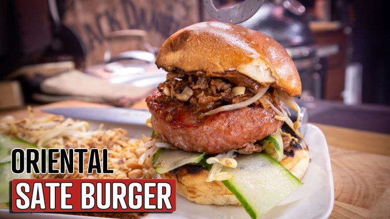 Sate Burger — Oriental Burger van de BBQ