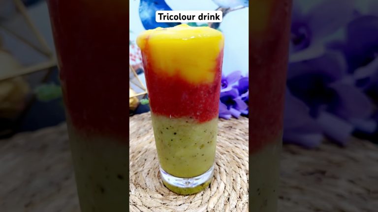 Strawberry Mango smoothie | Kiwi mango strawberry smoothie | Mango shake  #tricolor #mango #drink