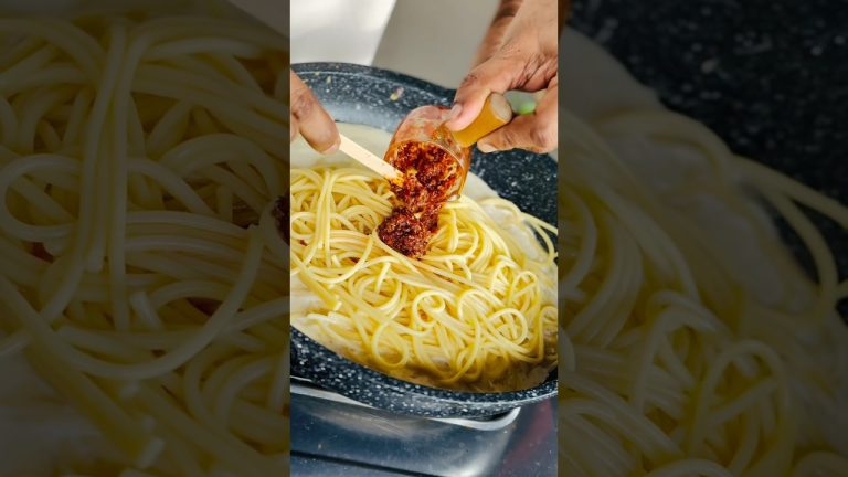 Creamy Chili Oil Pink Pasta 🌶