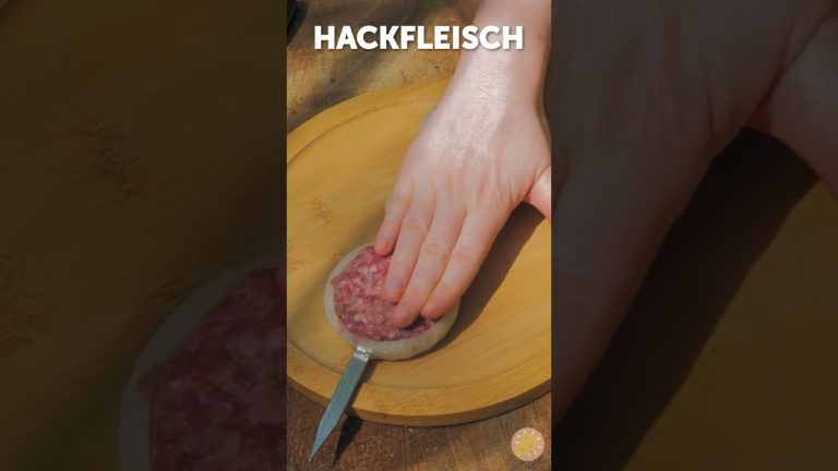 Tolles BBQ-Gericht: Mit Fleisch gefüllte Zwiebelringe am Spieß 🧅