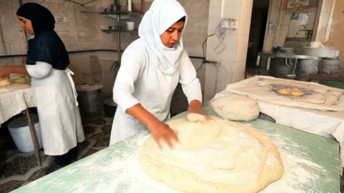 You’ll Never Look at Bread the Same After Watching This Woman Work 🍞🔥