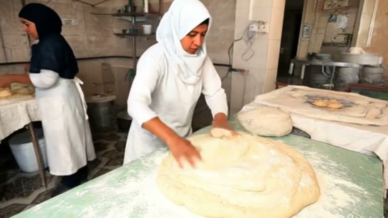 You’ll Never Look at Bread the Same After Watching This Woman Work 🍞🔥