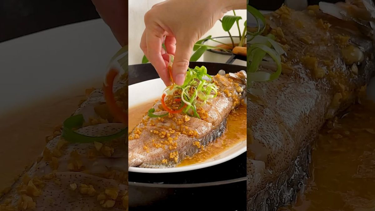 Easy Chinese Style Steam Whole Fish with Fragrant Garlic Sauce Recipe #shorts #ruyiasianrecipes