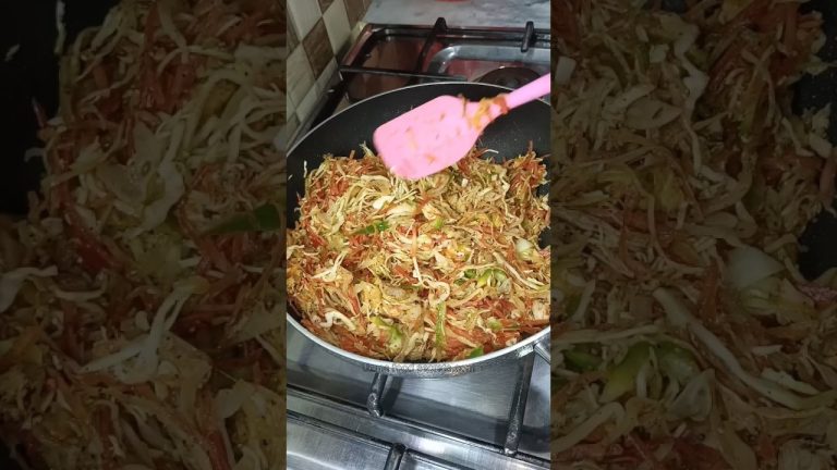 Chicken Spring Rolls | Chicken Vegetable Roll #shorts #youtubeshorts #ytshorts #chickenroll