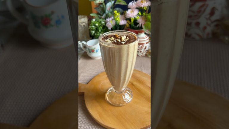 #shorts  Oats Banana Smoothie #shortsfeed #food #smoothie #oats #breakfast #milkshake #weightloss