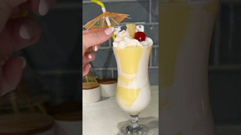 best piña colada mocktail recipe 🍍🍹 #shorts #easydessert #easyrecipe #viralrecipe #mocktail ￼