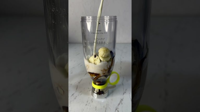 Banana, chocolate, honey, milk. #smoothierecipes #juice #smoothie #fruit