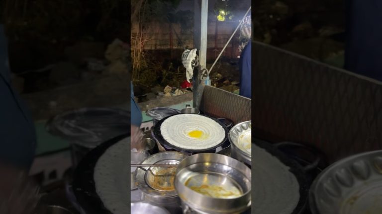 Any Mutta Dosai + Chicken Kari 🙋‍♂️ Lovers #strretfoods #foodscinema #muttadosa #eggdosa #chicken