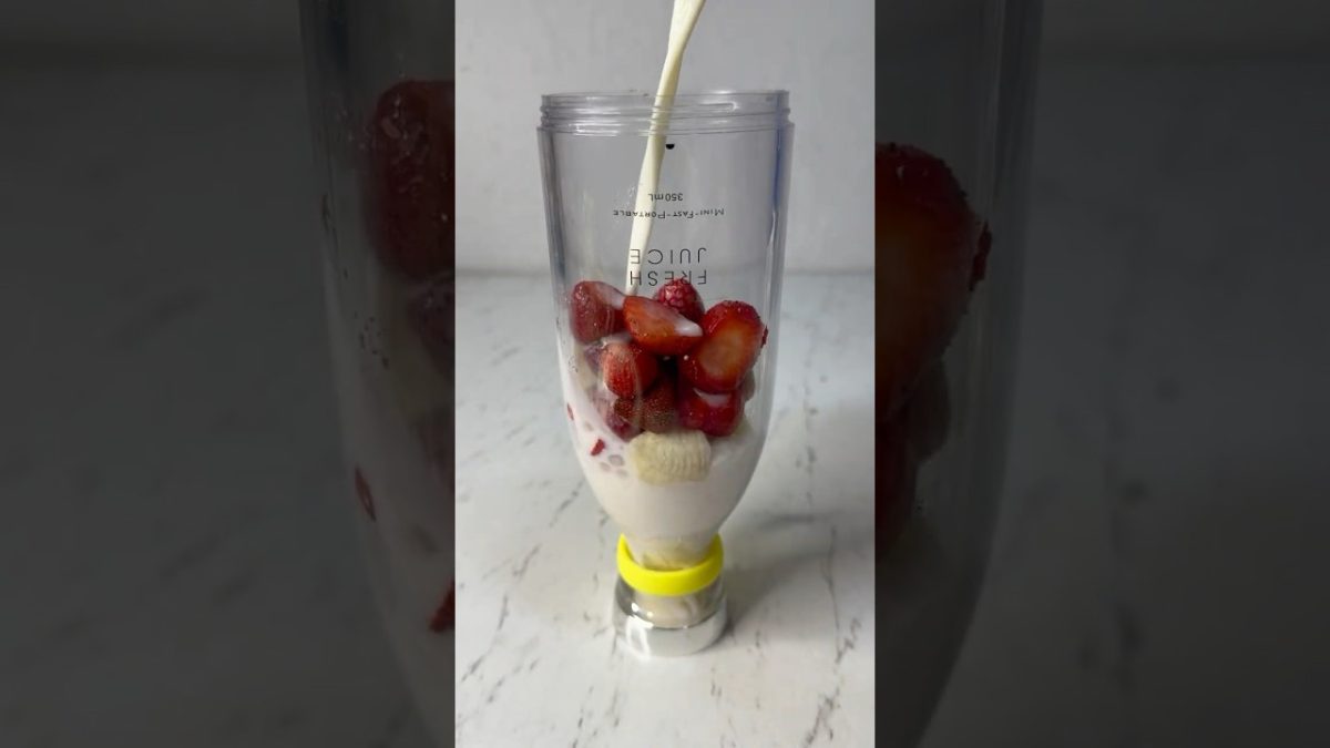 Strawberry banana#juiceblender#smoothierecipes #juiceconcentrate #healthydrinks #healthy
