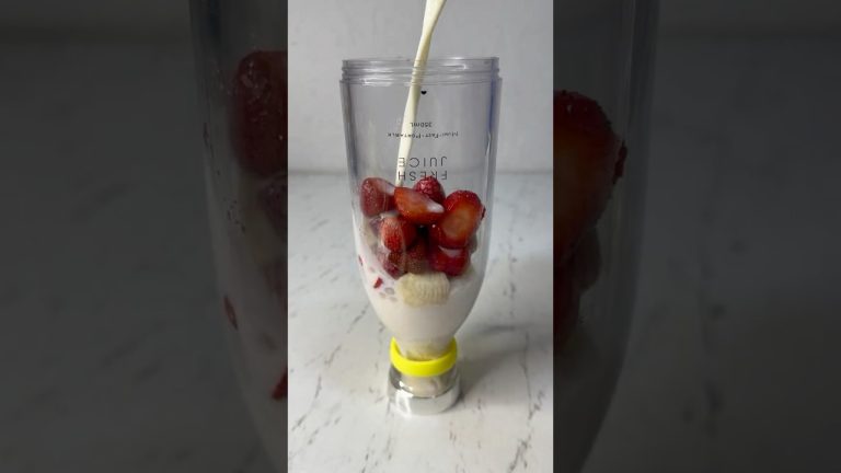 Strawberry banana#juiceblender#smoothierecipes #juiceconcentrate #healthydrinks #healthy