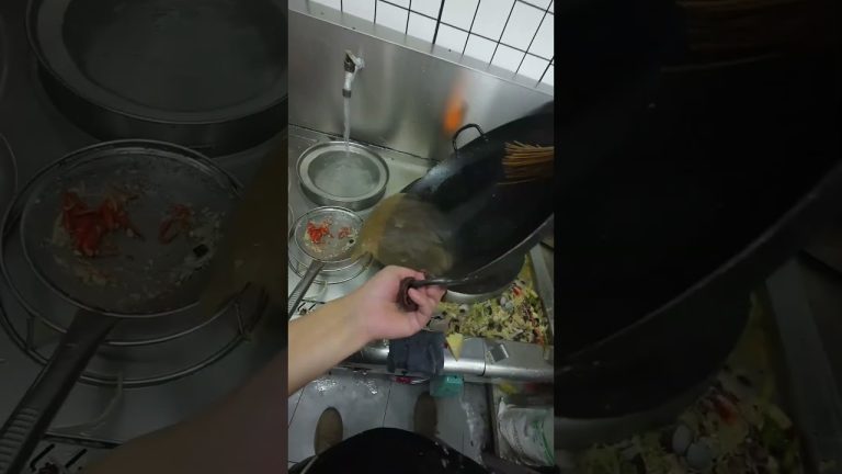 I made spicy crayfish, come and see if you like it? #kitchen #cooking #vlog #Chinesefood #chef