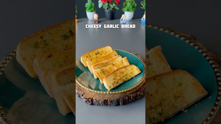 Viral Cheesy Garlic Bread Recipe #shorts #recipe #garlicbread #bread