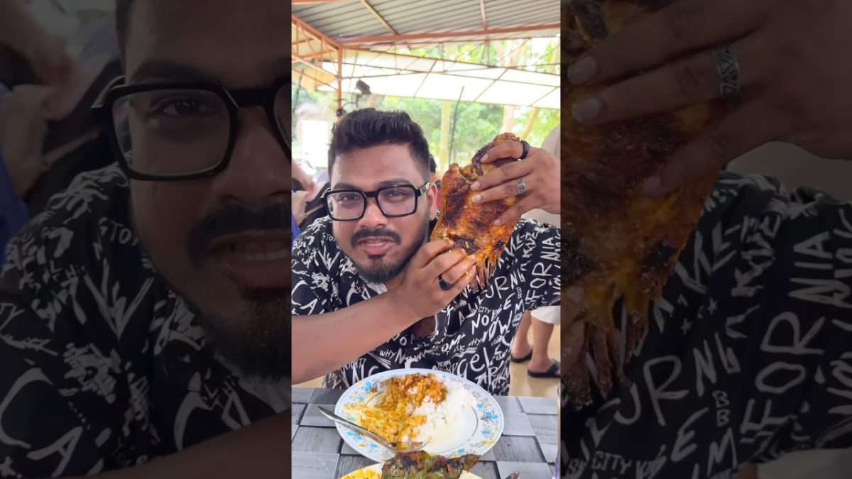 Famous GRILLED FISH of Malaysia at Ikan Bakar🇲🇾😍 #shorts #seafood #malaysia