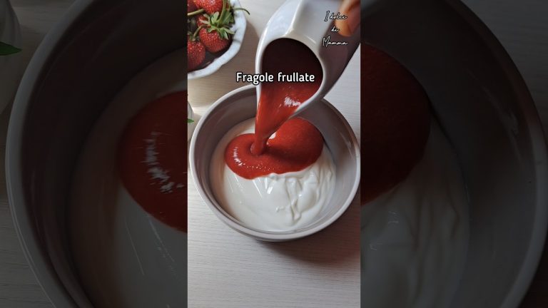 Dessert semplice e delizioso senza zucchero😋 senza forno #shorts #dessert #colazione  #fragole