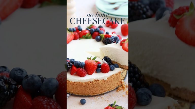No-bake cheesecake is the perfect easy summer dessert 🍰 recipe sugarandsparrow.com #nobake #dessert