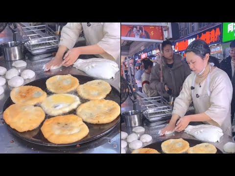 Making pork and scallion pancakes to sell for profit 🥞💰