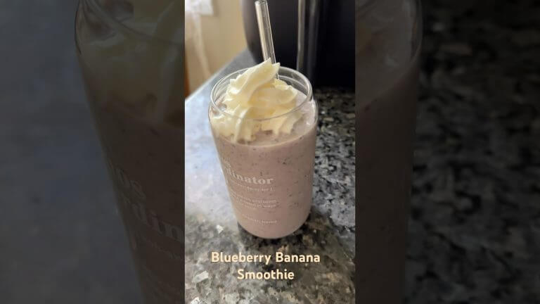 Your Breakfast Smoothie is Ready ✨ #smoothierecipes #smoothie #blueberry #banana #youtubeviral