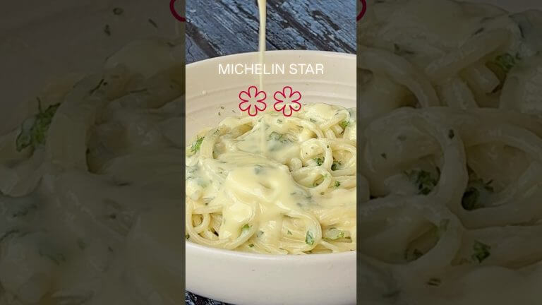 How pasta aglio olio is made in a 2 Michelin star restaurant | #shorts #youtubeshorts #italianfood