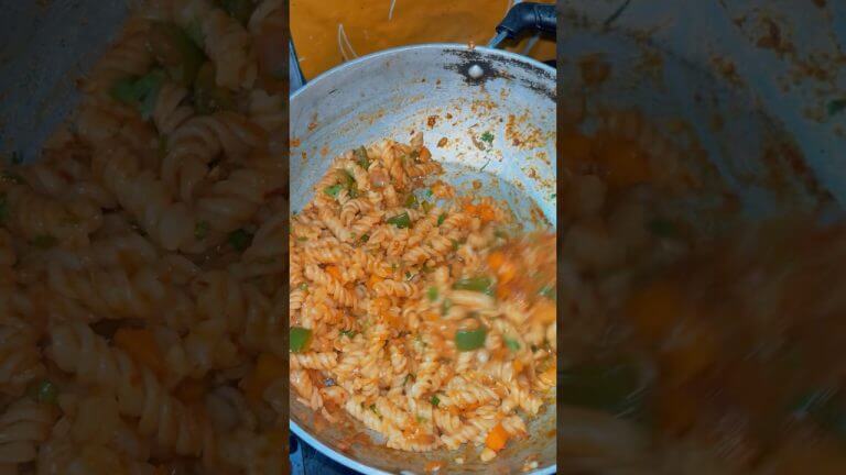 Tasty Schezwan Pasta #food #cooking #schezwanmaggi #schezwanpasta #pastarecipe #kannadarecipes
