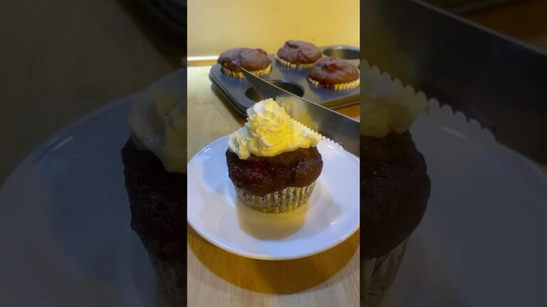 would you try this?🧁 #muffins #bananamuffins #recipe #chocolate #humor #baking #cooking #foodvideo